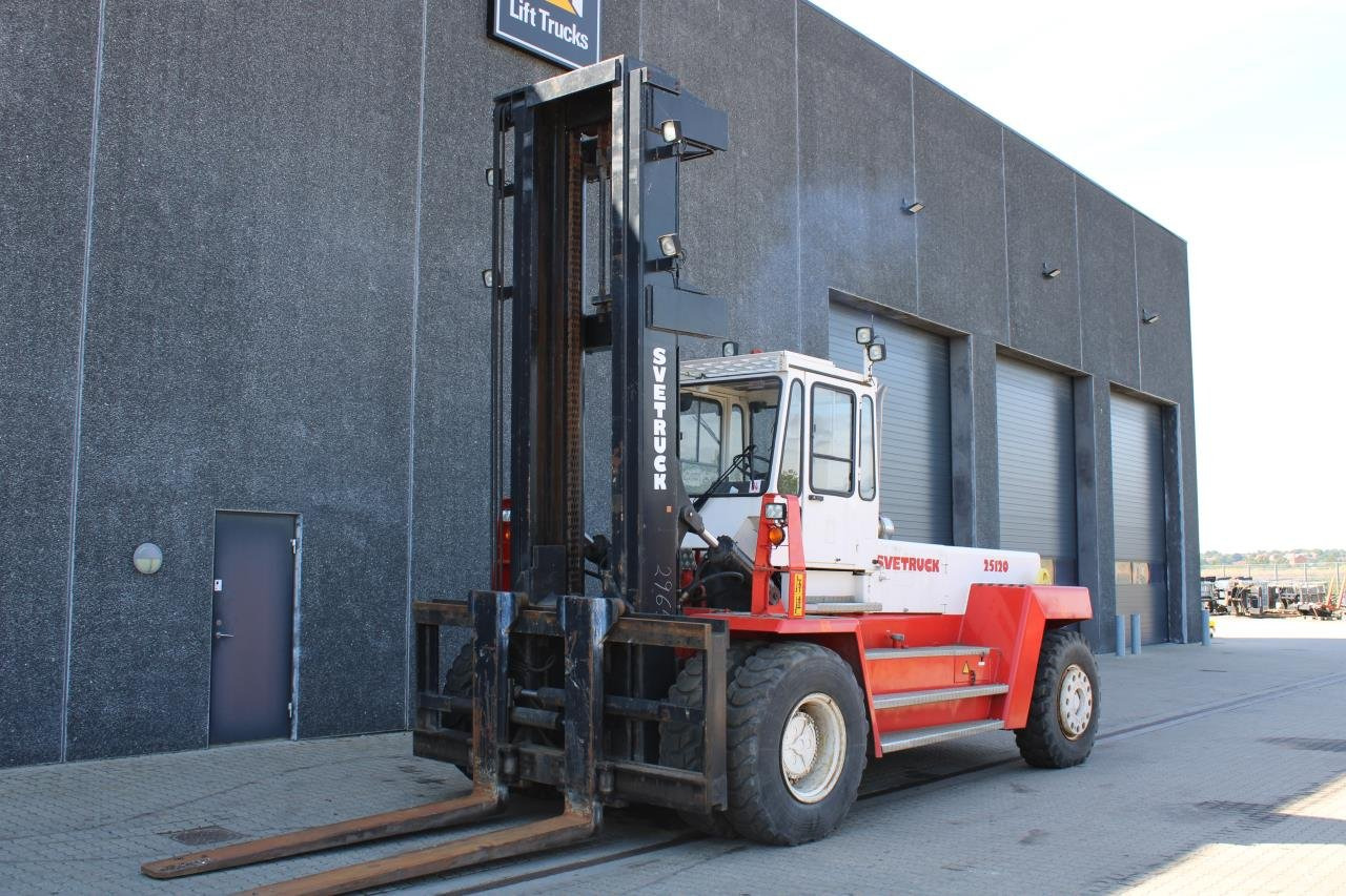 SveTruck 25120-42 - Chariot élévateur diesel: photos 2 SveTruck 25120-42 - Chariot élévateur diesel: photos 2