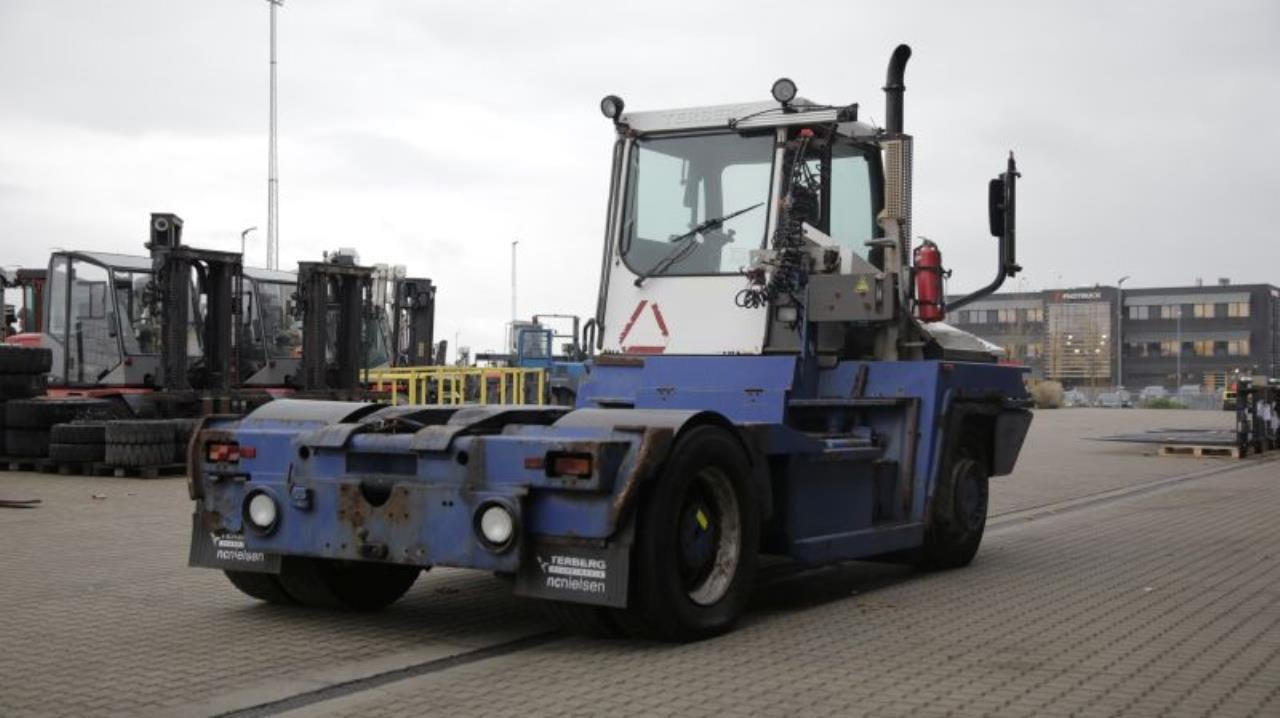 Terberg RT222 - Tracteur portuaire: photos 3 Terberg RT222 - Tracteur portuaire: photos 3