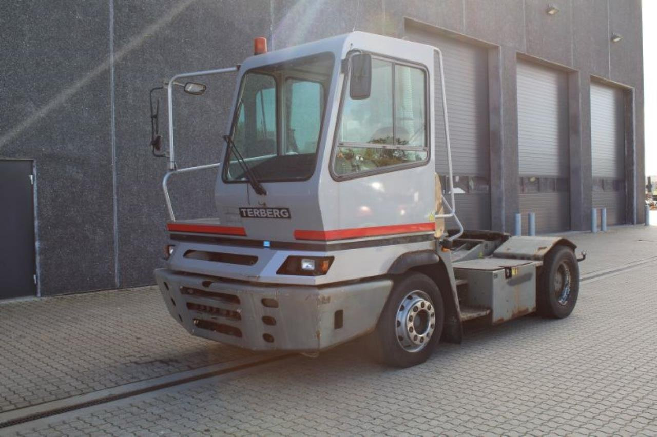 Terberg YT182 - Tracteur portuaire: photos 2 Terberg YT182 - Tracteur portuaire: photos 2