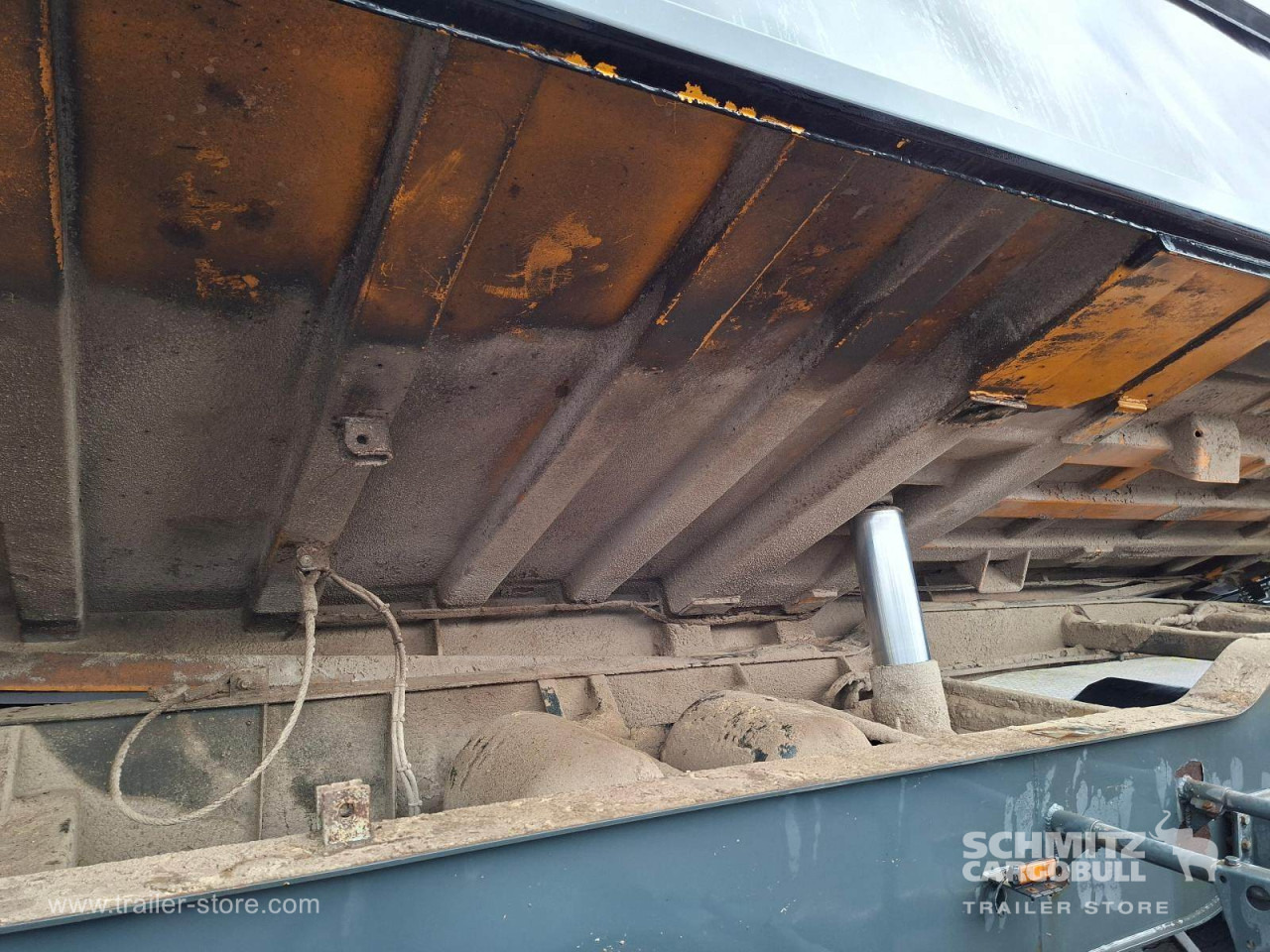 KEMPF Auflieger Kipper Stahlrundmulde 36m³ - Semi-remorque benne: photos 4 KEMPF Auflieger Kipper Stahlrundmulde 36m³ - Semi-remorque benne: photos 4