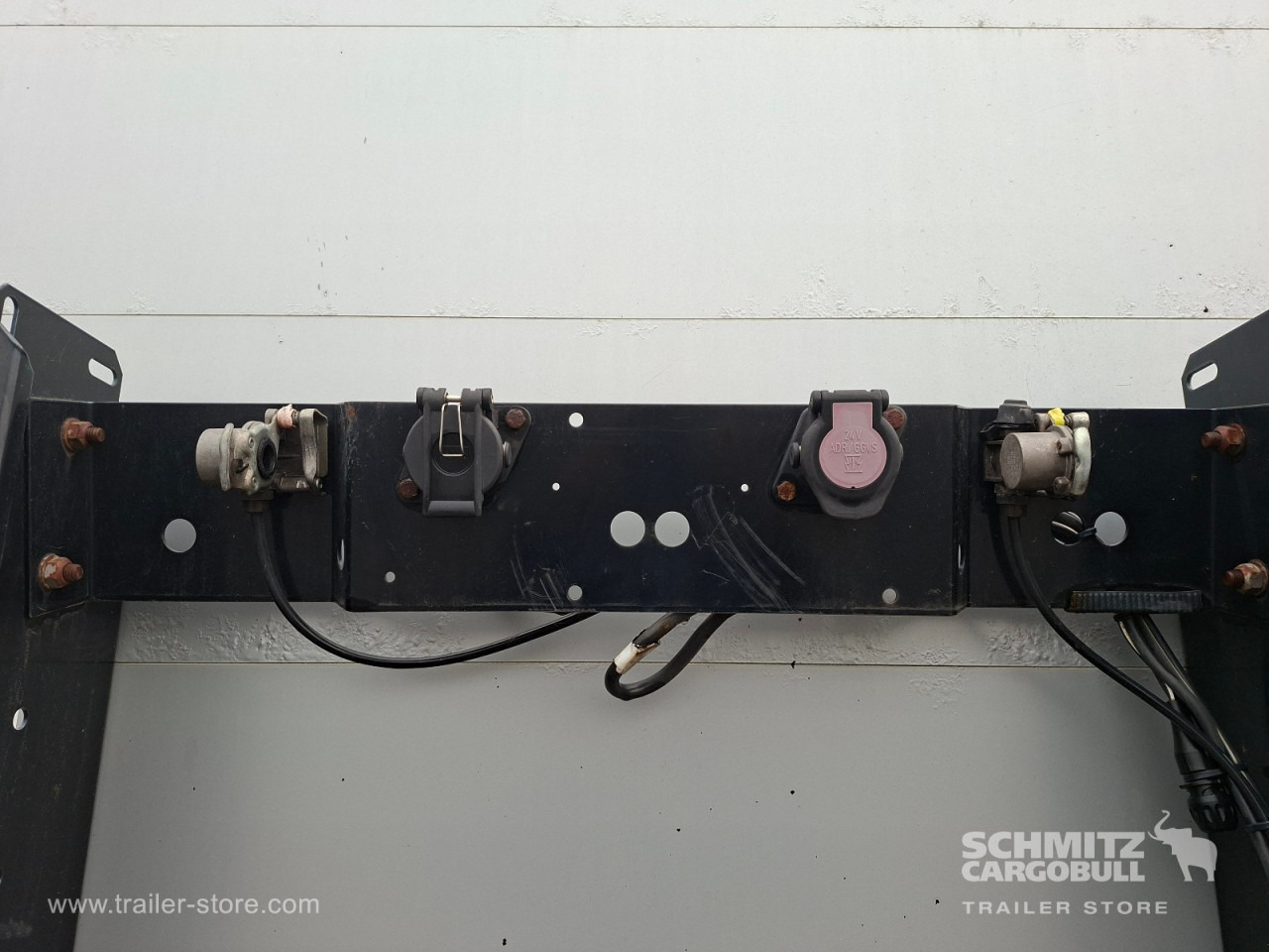 KOEGEL Auflieger Curtainsider Mega - Semi-remorque rideaux coulissants: photos 3 KOEGEL Auflieger Curtainsider Mega - Semi-remorque rideaux coulissants: photos 3