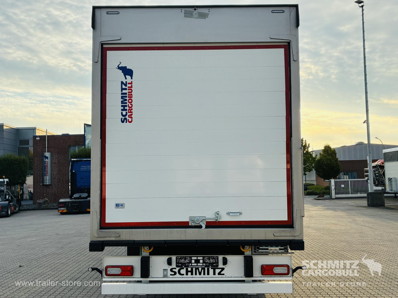 SCHMITZ Auflieger Tiefkühler Standard Double deck - Semi-remorque isothermique: photos 3 SCHMITZ Auflieger Tiefkühler Standard Double deck - Semi-remorque isothermique: photos 3