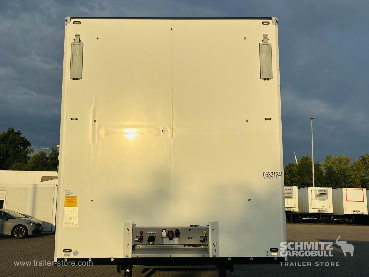 SCHMITZ Auflieger Tiefkühler Standard Double deck - Semi-remorque isothermique: photos 2 SCHMITZ Auflieger Tiefkühler Standard Double deck - Semi-remorque isothermique: photos 2
