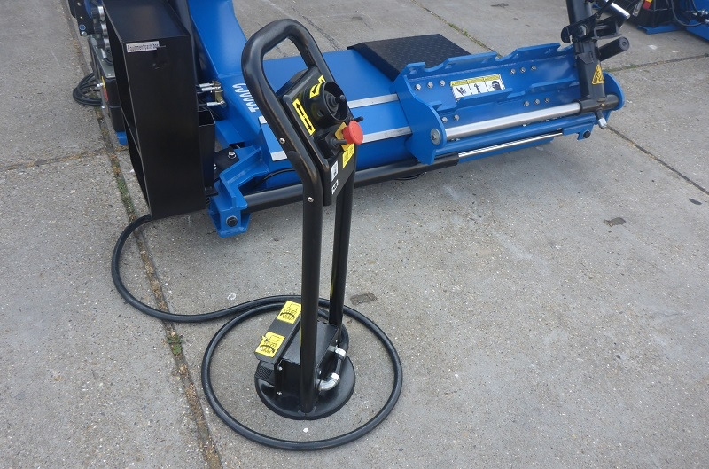 T600C2 truck tyrechanger 26 Inch2 mounting speeds - very compact - power 3kW+2.2kW - Équipement de garage: photos 5 T600C2 truck tyrechanger 26 Inch2 mounting speeds - very compact - power 3kW+2.2kW - Équipement de garage: photos 5