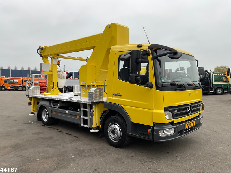 Mercedes-Benz Atego 815 Wumag Elevant 17 meter hoogwerker Just 39.048 km! - Camion: photos 4 Mercedes-Benz Atego 815 Wumag Elevant 17 meter hoogwerker Just 39.048 km! - Camion: photos 4