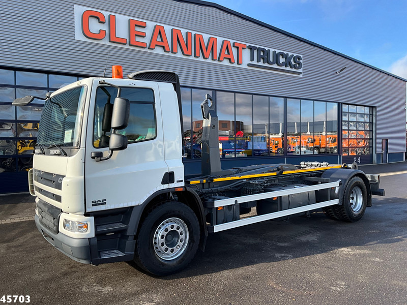 DAF FA 65 CF 250 Manual 20 Ton haakarmsysteem - Camion ampliroll: photos 2 DAF FA 65 CF 250 Manual 20 Ton haakarmsysteem - Camion ampliroll: photos 2