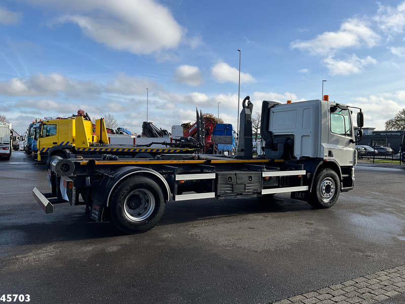 DAF FA 65 CF 250 Manual 20 Ton haakarmsysteem - Camion ampliroll: photos 5 DAF FA 65 CF 250 Manual 20 Ton haakarmsysteem - Camion ampliroll: photos 5