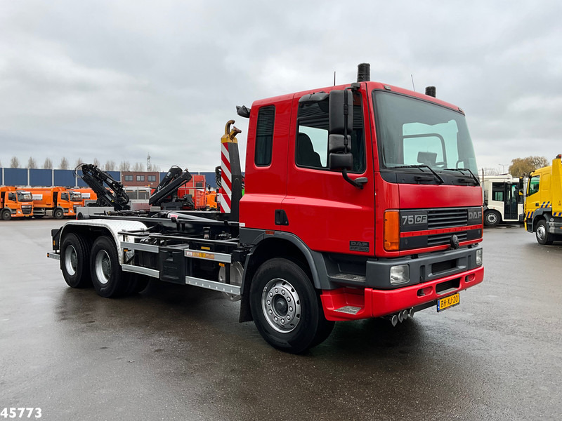 DAF FAT 75.320 6x4 Full steel Hiab 17 Ton haakarmsysteem Just 64.623 Km! - Camion ampliroll: photos 3 DAF FAT 75.320 6x4 Full steel Hiab 17 Ton haakarmsysteem Just 64.623 Km! - Camion ampliroll: photos 3