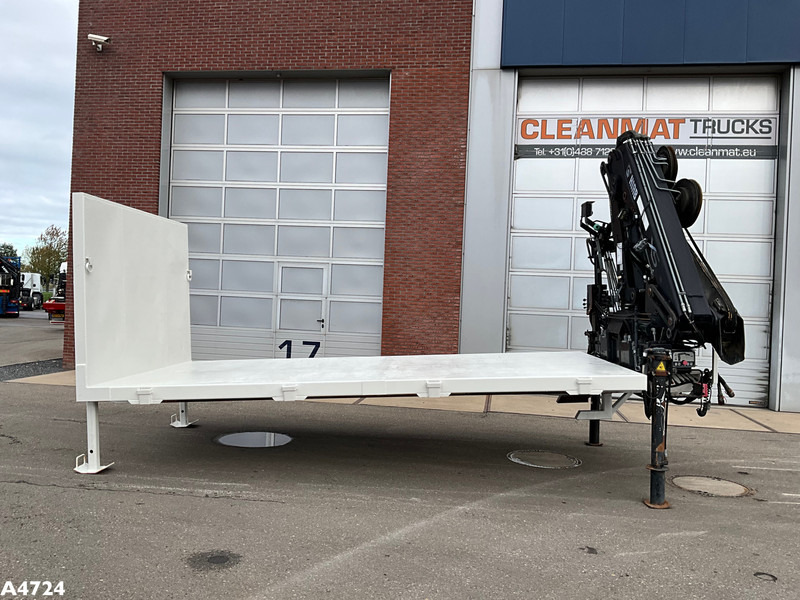 Laadplateau met Hiab 14 Tonmeter laadkraan - Benne ampliroll: photos 3 Laadplateau met Hiab 14 Tonmeter laadkraan - Benne ampliroll: photos 3