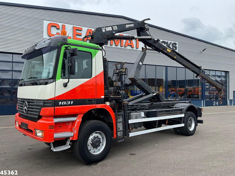 Mercedes-Benz Actros 1931 AK 4x4 Hiab 12 Tonmeter laadkraan - Camion ampliroll, Camion grue: photos 1 Mercedes-Benz Actros 1931 AK 4x4 Hiab 12 Tonmeter laadkraan - Camion ampliroll, Camion grue: photos 1