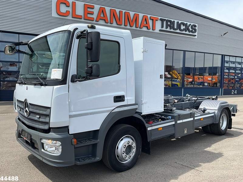 Mercedes-Benz Atego 1218 Euro 6 Manual 7 Ton haakarmsysteem - Camion ampliroll: photos 2 Mercedes-Benz Atego 1218 Euro 6 Manual 7 Ton haakarmsysteem - Camion ampliroll: photos 2