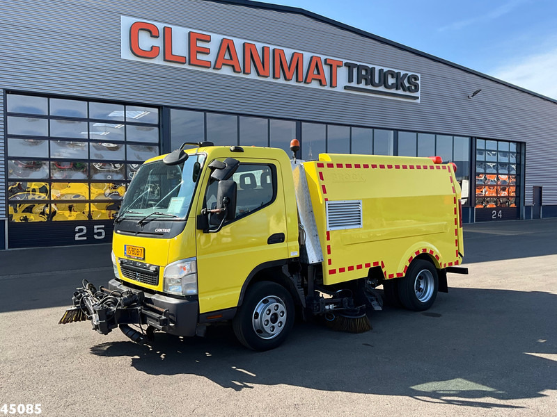 Mitsubishi Canter 7C15 Brock sweeper Just 94.095 km! - Balayeuse de voirie: photos 3 Mitsubishi Canter 7C15 Brock sweeper Just 94.095 km! - Balayeuse de voirie: photos 3