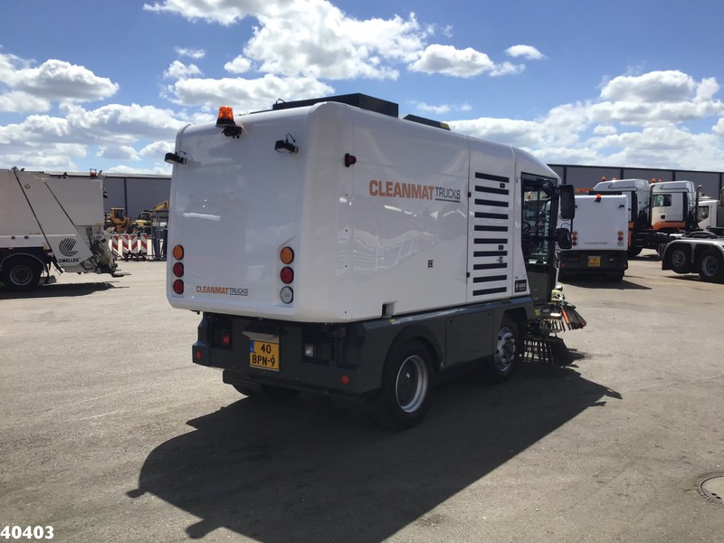 Ravo 5-SERIES 580 with 3-rd brush - Balayeuse de voirie: photos 4 Ravo 5-SERIES 580 with 3-rd brush - Balayeuse de voirie: photos 4