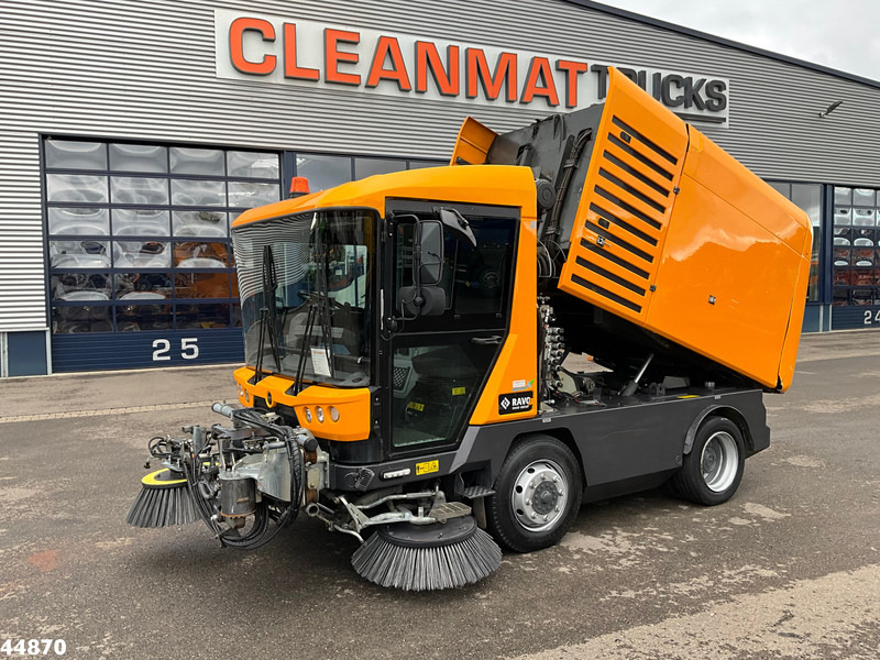 Ravo 540 with 3-rd brush - Balayeuse de voirie: photos 2 Ravo 540 with 3-rd brush - Balayeuse de voirie: photos 2