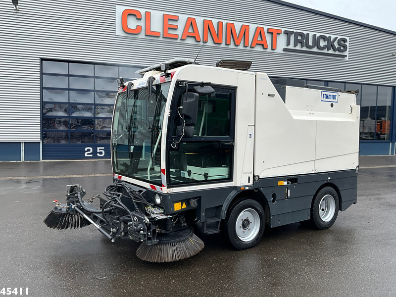 Schmidt Cleango 500 Compact Euro 6 with 3-rd brush - Balayeuse de voirie: photos 2 Schmidt Cleango 500 Compact Euro 6 with 3-rd brush - Balayeuse de voirie: photos 2