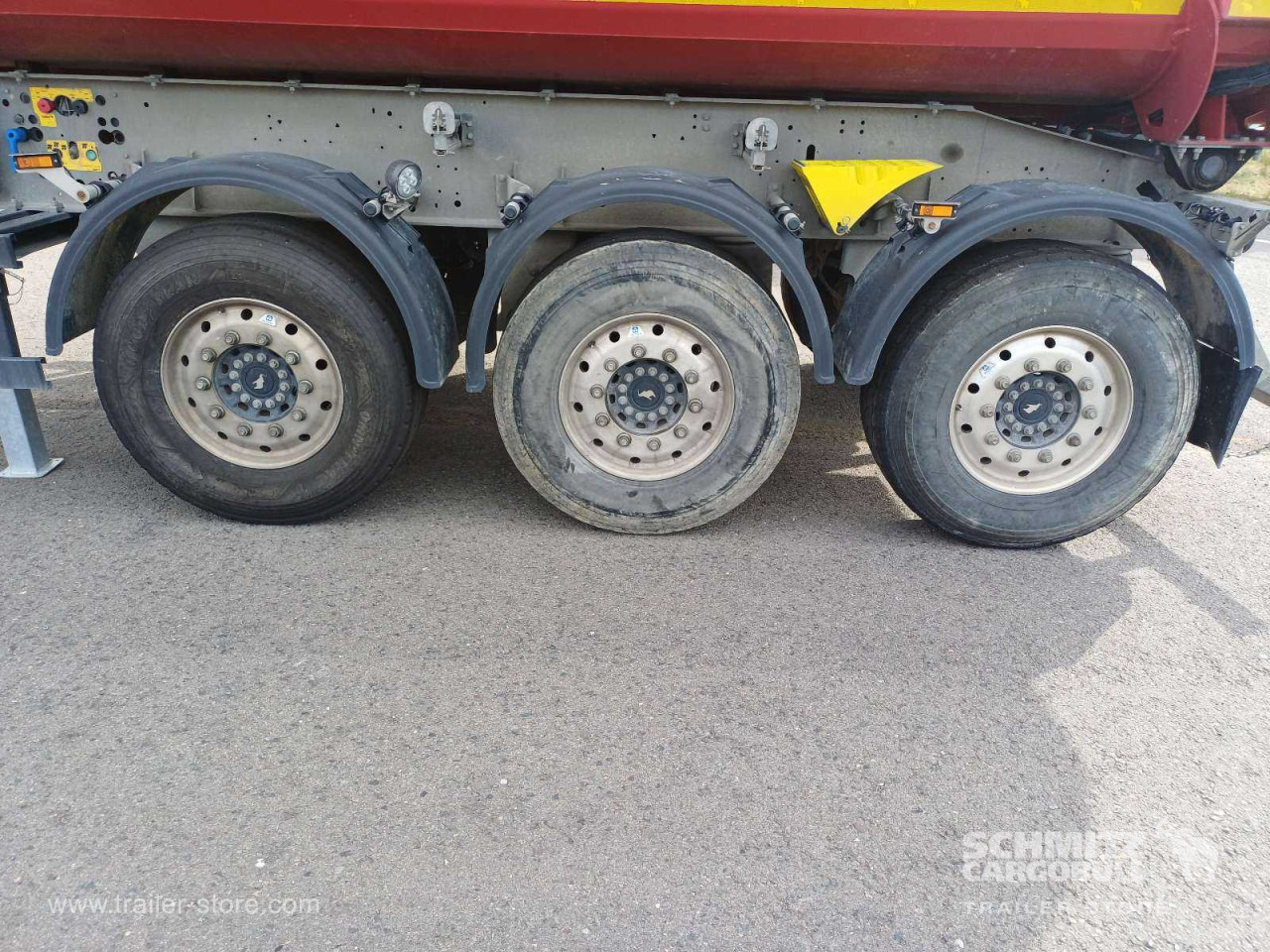 SCHMITZ Auflieger Kipper Stahlrundmulde 28m³ - Semi-remorque benne: photos 2 SCHMITZ Auflieger Kipper Stahlrundmulde 28m³ - Semi-remorque benne: photos 2