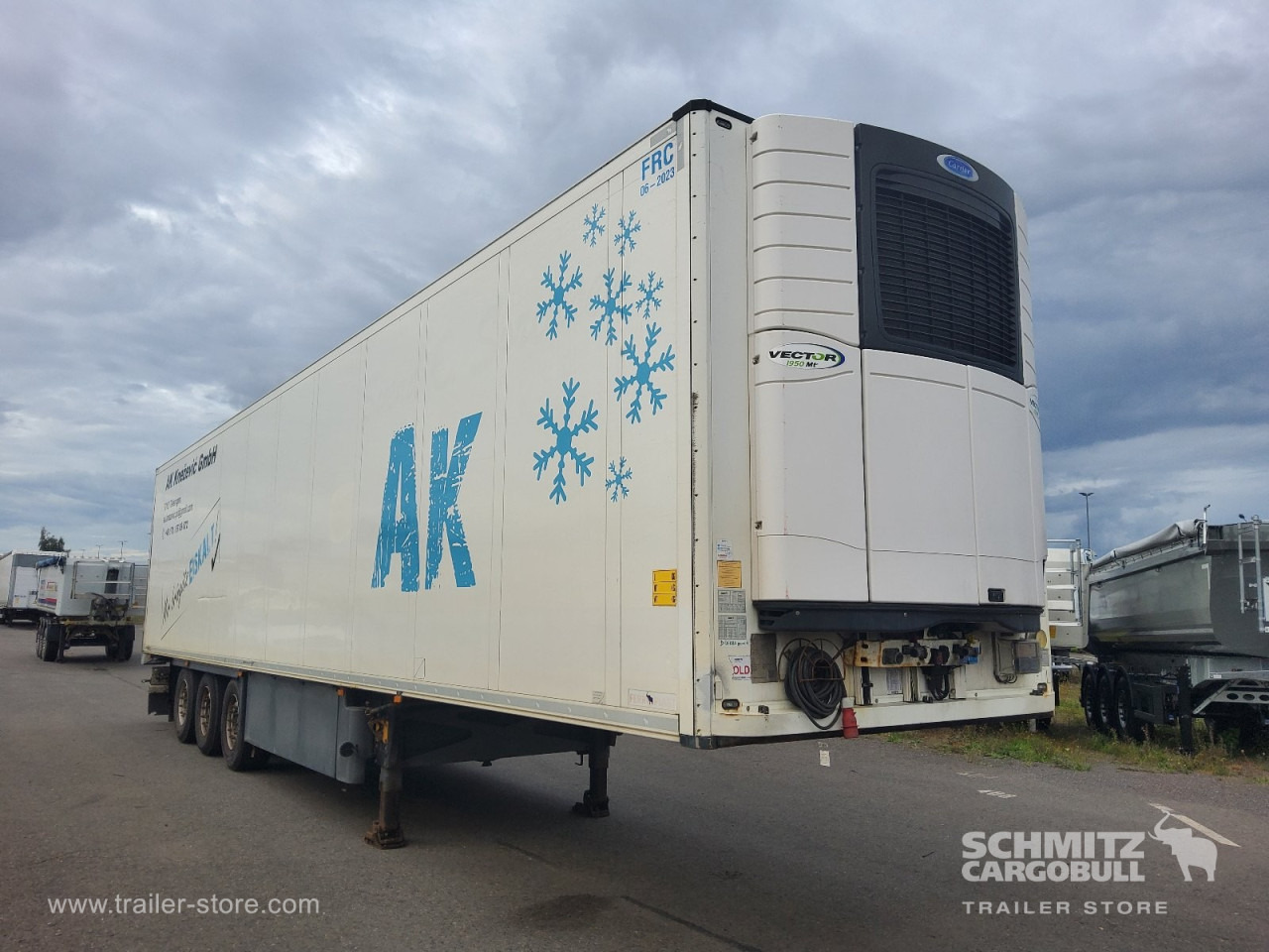 SCHMITZ Auflieger Tiefkühler Multitemp - Semi-remorque isothermique: photos 1 SCHMITZ Auflieger Tiefkühler Multitemp - Semi-remorque isothermique: photos 1