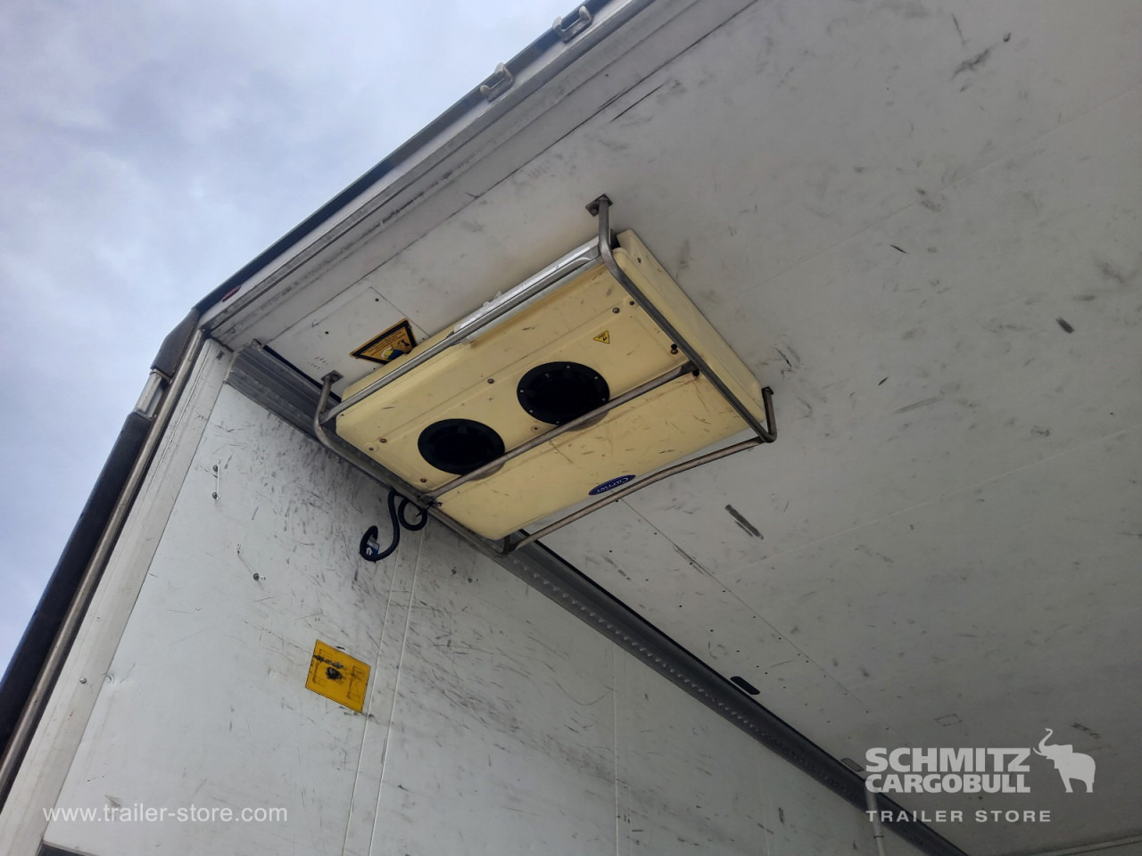 SCHMITZ Auflieger Tiefkühler Multitemp - Semi-remorque isothermique: photos 5 SCHMITZ Auflieger Tiefkühler Multitemp - Semi-remorque isothermique: photos 5