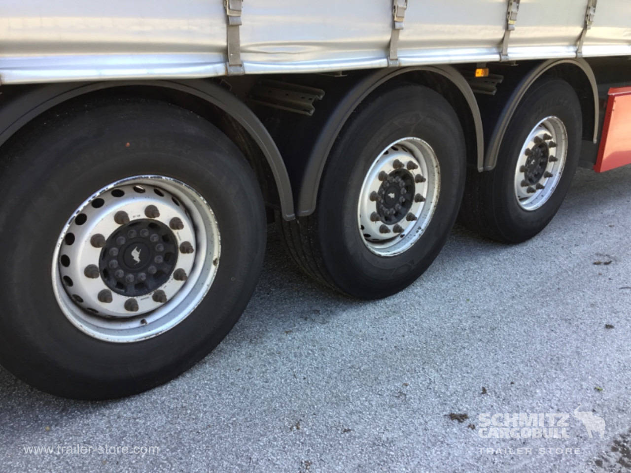 SCHMITZ Curtainsider Standard , Folding wall right - Semi-remorque rideaux coulissants: photos 2 SCHMITZ Curtainsider Standard , Folding wall right - Semi-remorque rideaux coulissants: photos 2
