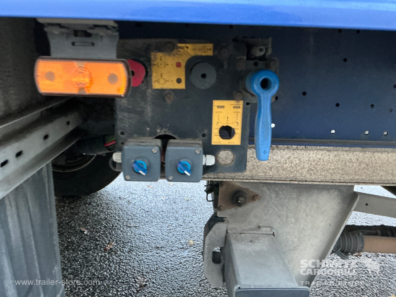 SCHMITZ Dryfreight Standard Taillift - Semi-remorque fourgon: photos 4 SCHMITZ Dryfreight Standard Taillift - Semi-remorque fourgon: photos 4