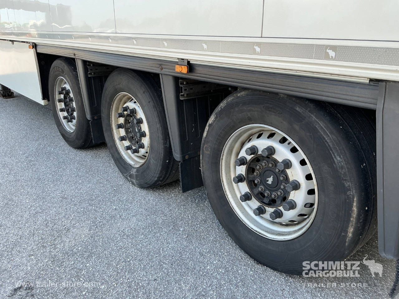 SCHMITZ Reefer Meat hanging system - Semi-remorque isothermique: photos 5 SCHMITZ Reefer Meat hanging system - Semi-remorque isothermique: photos 5