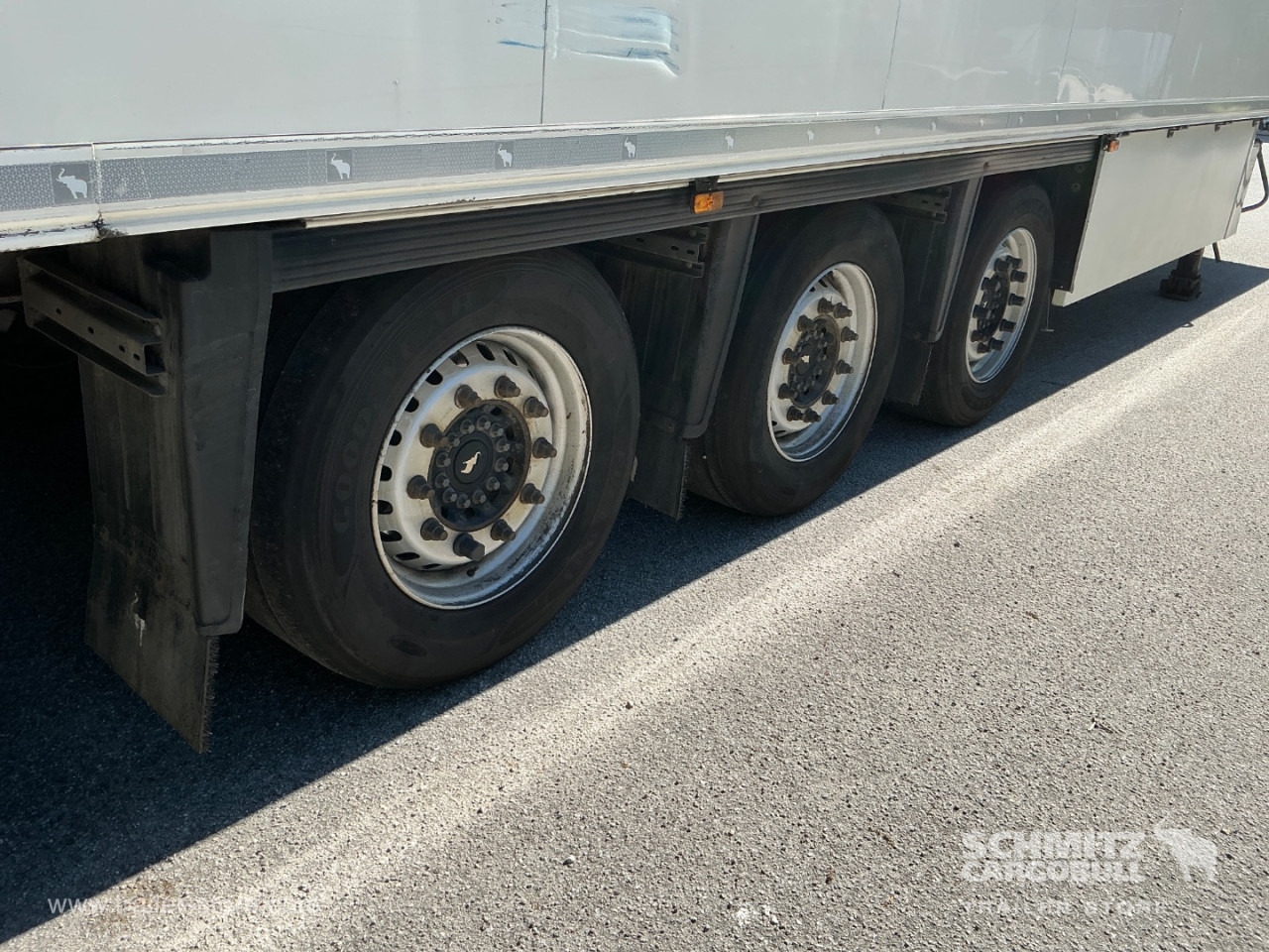 SCHMITZ Reefer Meat hanging system - Semi-remorque isothermique: photos 3 SCHMITZ Reefer Meat hanging system - Semi-remorque isothermique: photos 3