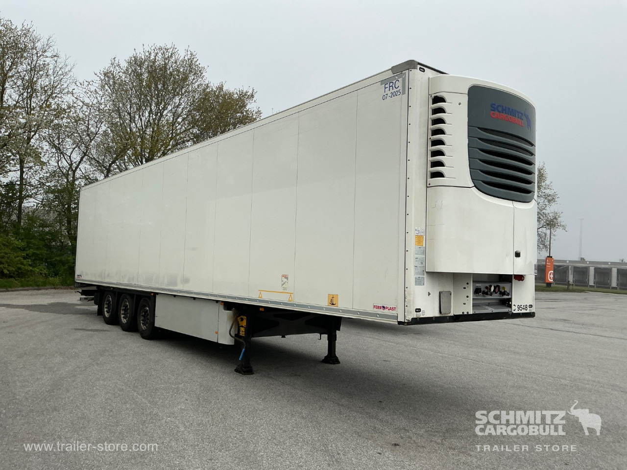 SCHMITZ Reefer Meat hanging system - Semi-remorque isothermique: photos 1 SCHMITZ Reefer Meat hanging system - Semi-remorque isothermique: photos 1