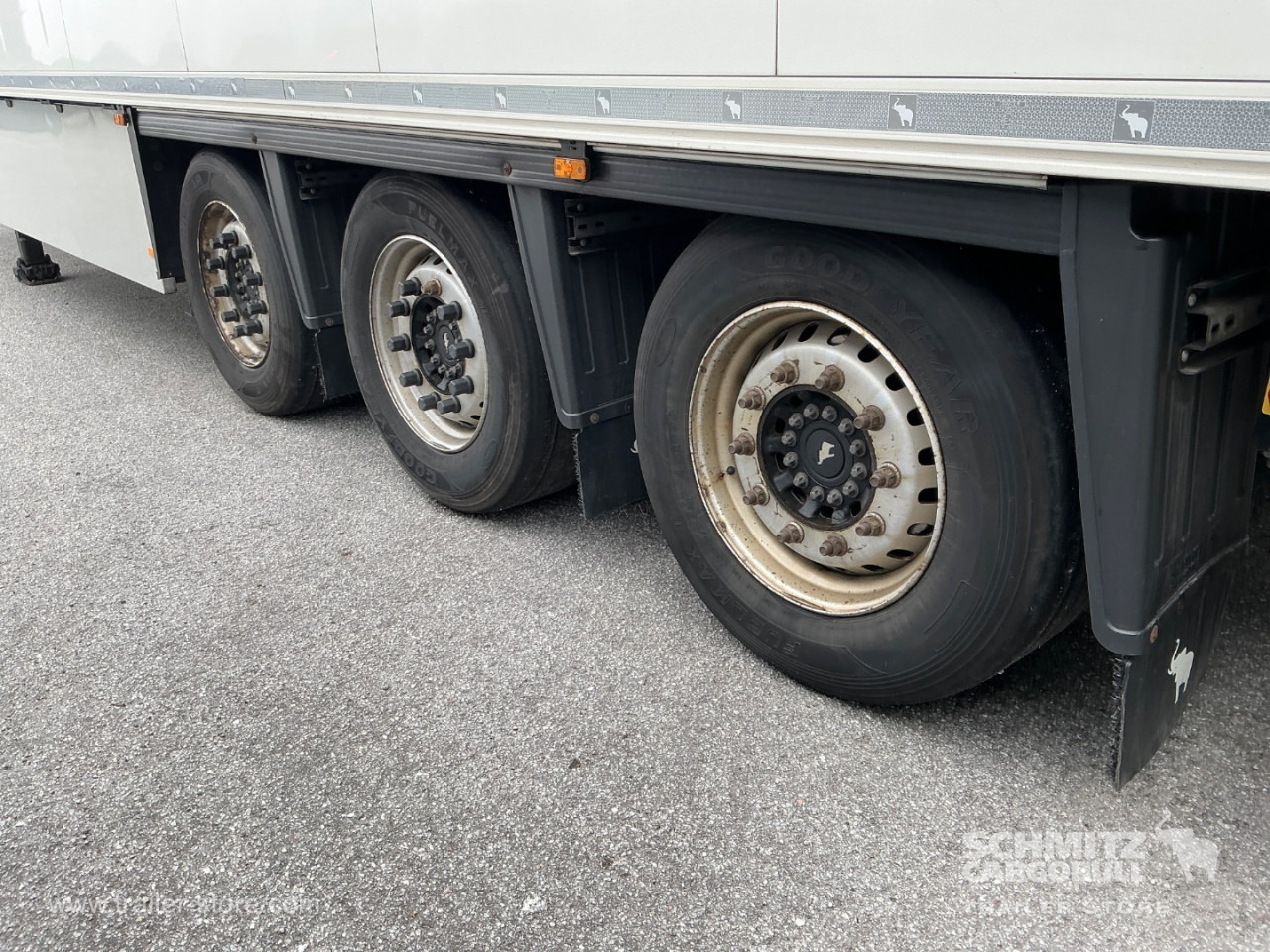 SCHMITZ Reefer Meat hanging system - Semi-remorque isothermique: photos 5 SCHMITZ Reefer Meat hanging system - Semi-remorque isothermique: photos 5