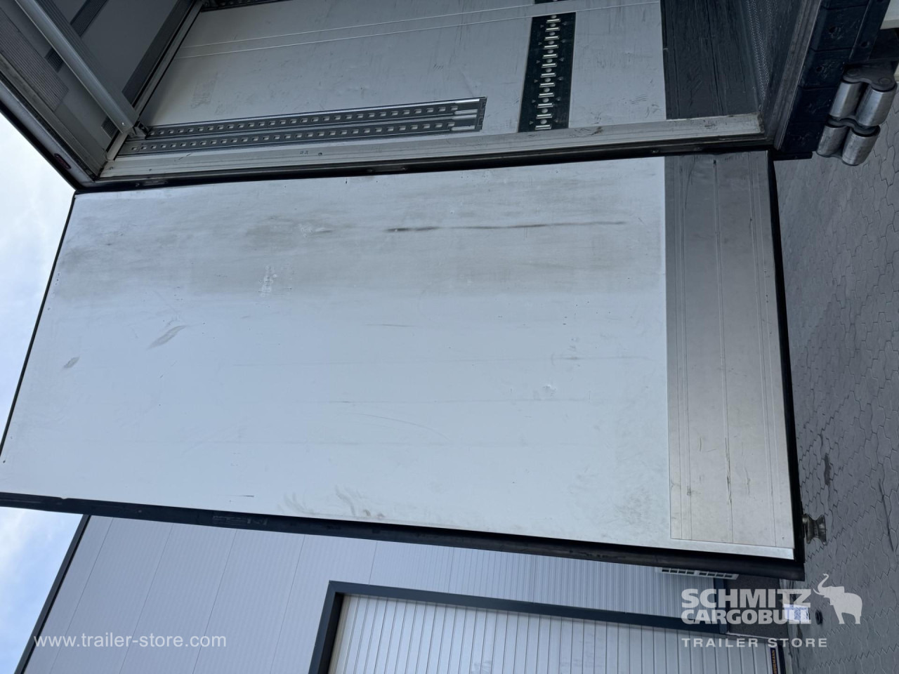 SCHMITZ Reefer Standard Double deck - Semi-remorque isothermique: photos 4 SCHMITZ Reefer Standard Double deck - Semi-remorque isothermique: photos 4