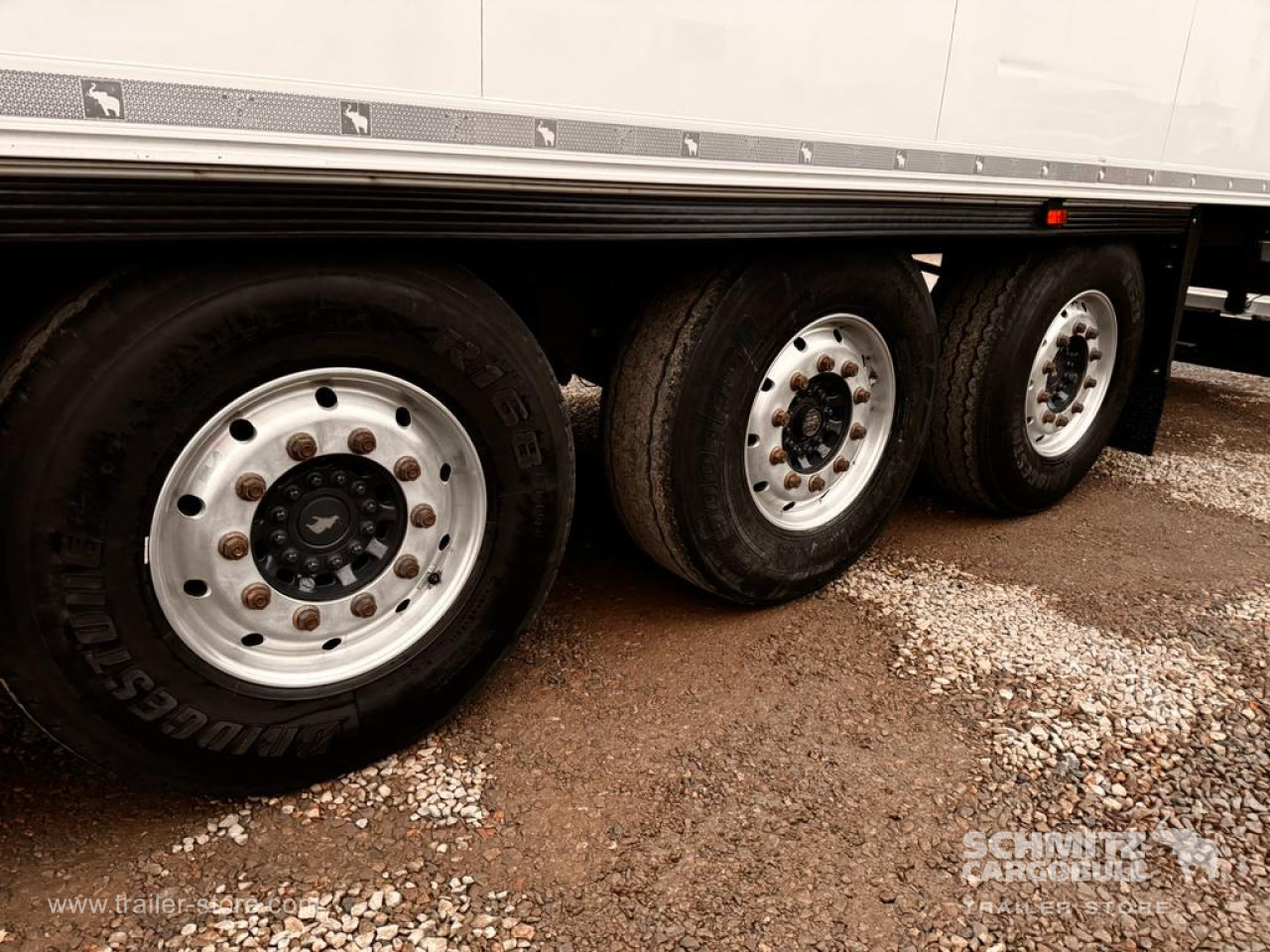 SCHMITZ Reefer Meat hanging system - Semi-remorque isothermique: photos 2 SCHMITZ Reefer Meat hanging system - Semi-remorque isothermique: photos 2