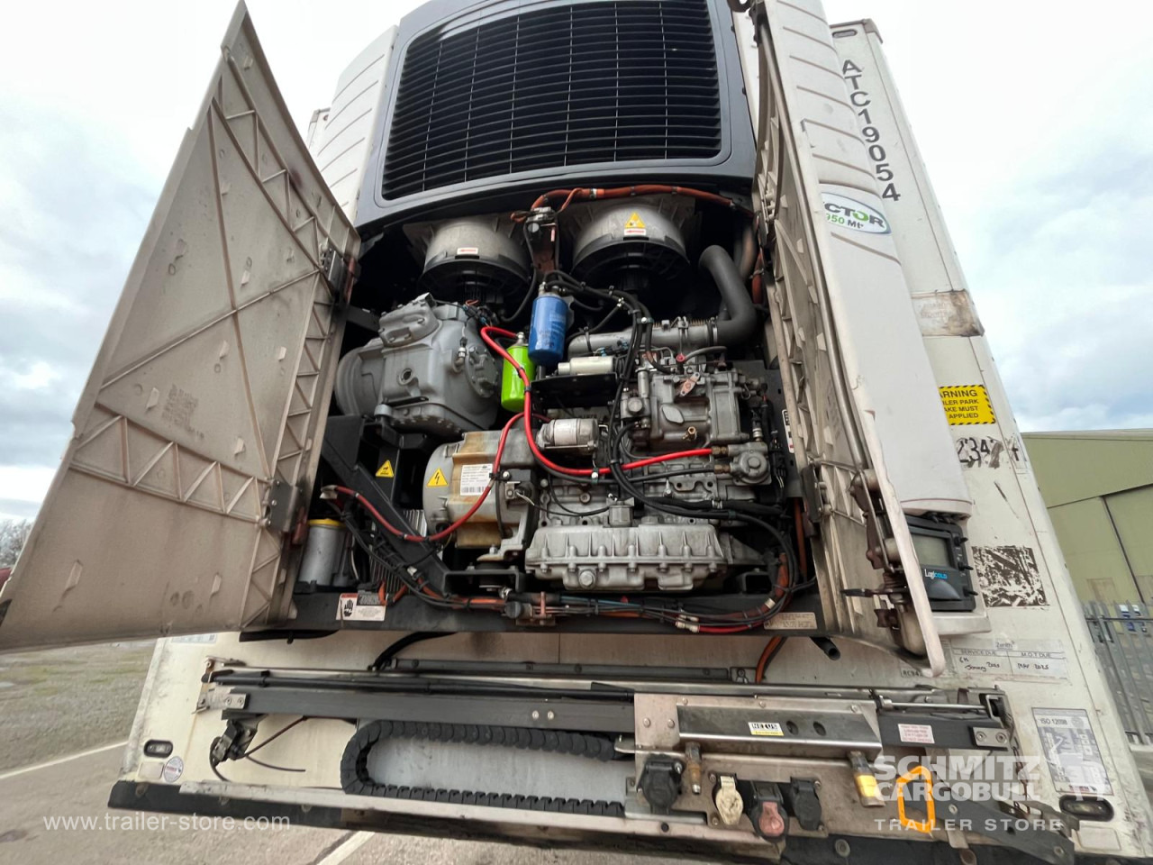 SCHMITZ Reefer Multitemp - Semi-remorque isothermique: photos 2 SCHMITZ Reefer Multitemp - Semi-remorque isothermique: photos 2