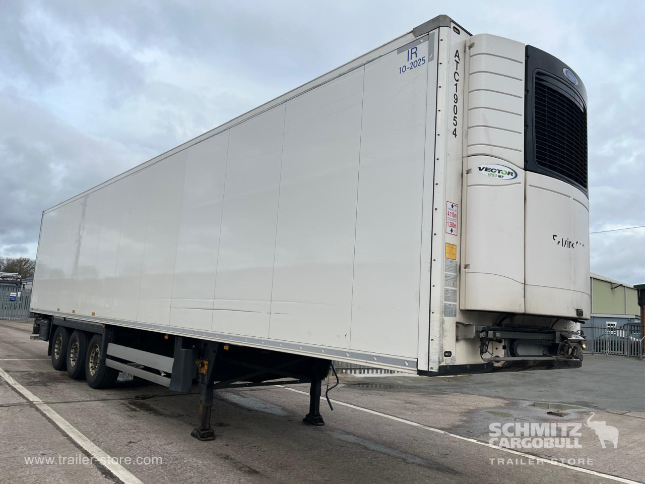 SCHMITZ Reefer Multitemp - Semi-remorque isothermique: photos 1 SCHMITZ Reefer Multitemp - Semi-remorque isothermique: photos 1