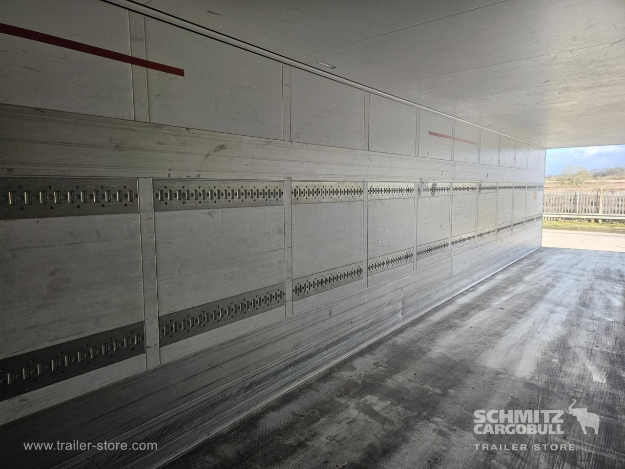 SCHMITZ Reefer Standard - Semi-remorque isothermique: photos 3 SCHMITZ Reefer Standard - Semi-remorque isothermique: photos 3