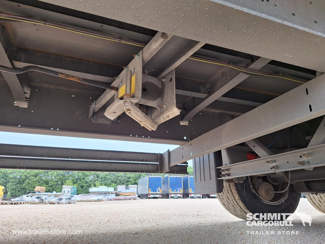 SCHMITZ Curtainsider Mega - Semi-remorque rideaux coulissants: photos 4 SCHMITZ Curtainsider Mega - Semi-remorque rideaux coulissants: photos 4
