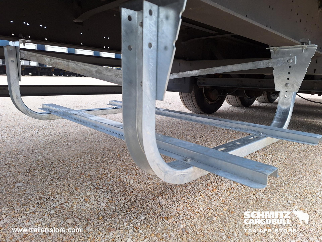 SCHMITZ Curtainsider Mega - Semi-remorque rideaux coulissants: photos 3 SCHMITZ Curtainsider Mega - Semi-remorque rideaux coulissants: photos 3