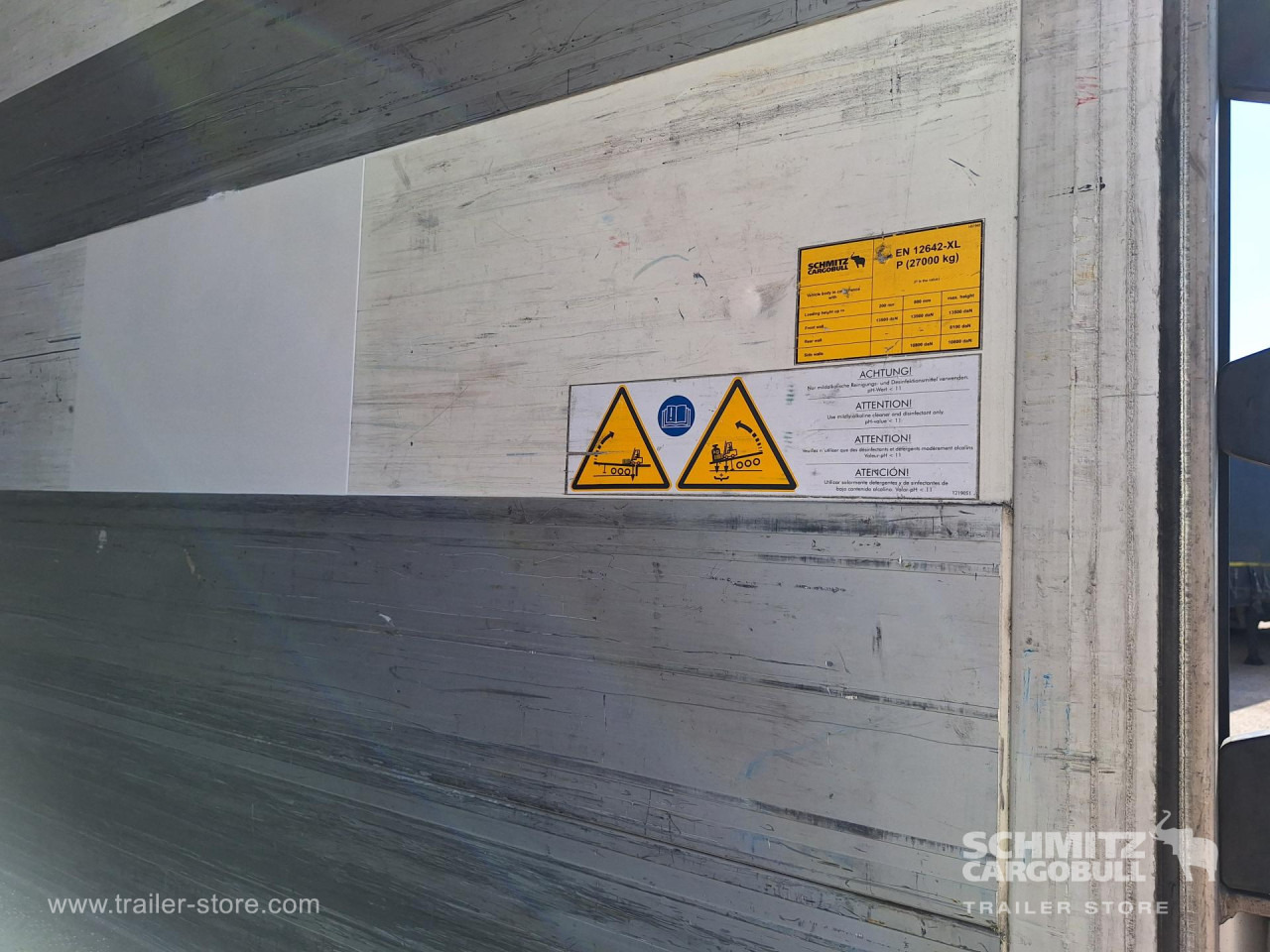 SCHMITZ Reefer Standard - Semi-remorque isothermique: photos 2 SCHMITZ Reefer Standard - Semi-remorque isothermique: photos 2
