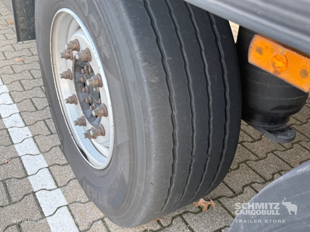 SCHMITZ Oplegger Kasten Standard Taillift - Semi-remorque fourgon: photos 4 SCHMITZ Oplegger Kasten Standard Taillift - Semi-remorque fourgon: photos 4