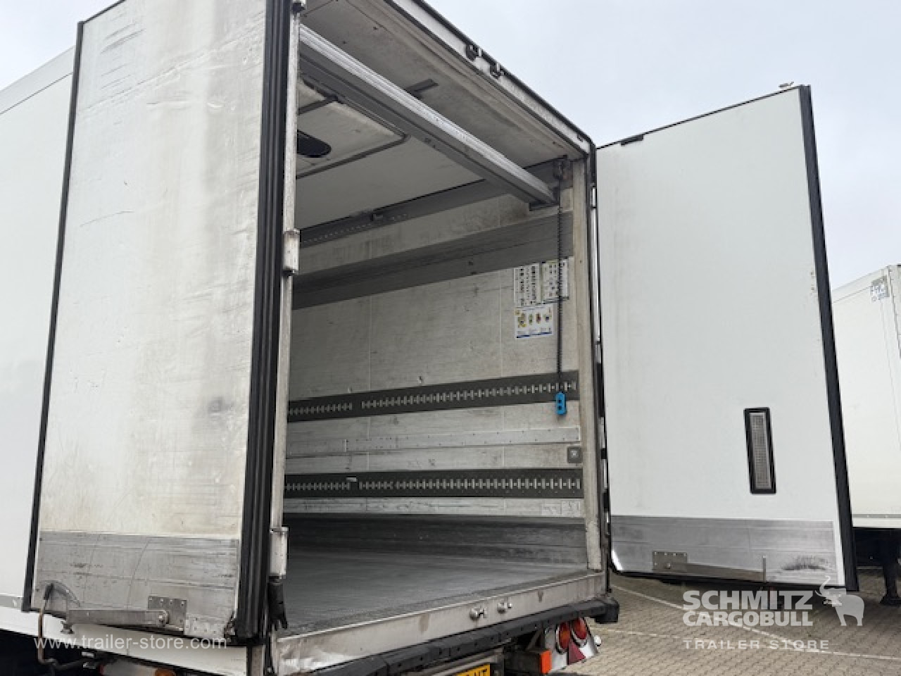SCHMITZ Oplegger Vries Multitemp Taillift - Semi-remorque isothermique: photos 5 SCHMITZ Oplegger Vries Multitemp Taillift - Semi-remorque isothermique: photos 5