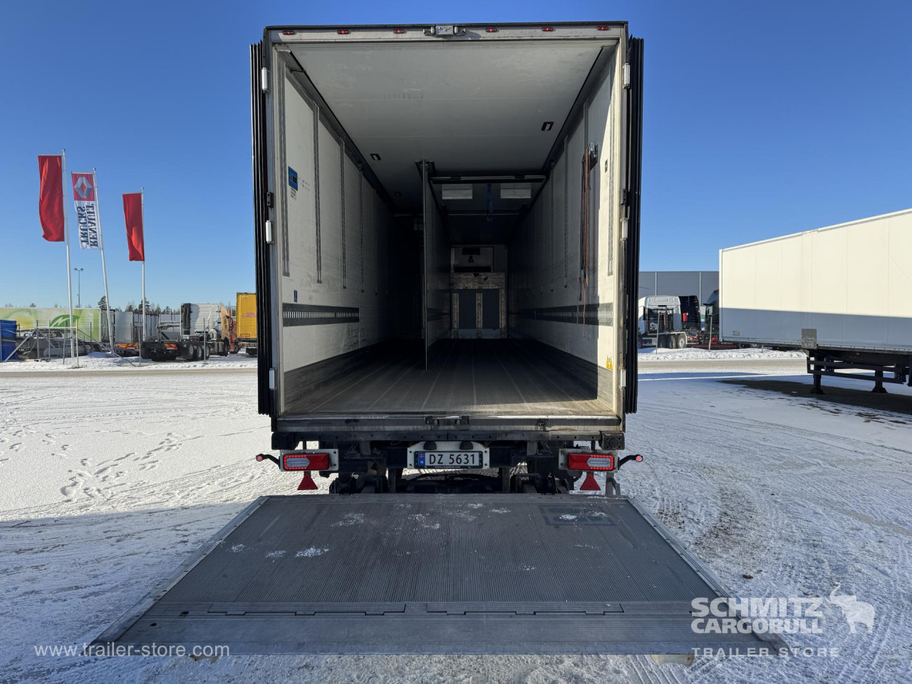 SCHMITZ Reefer Standard Double deck Taillift - Semi-remorque isothermique: photos 3 SCHMITZ Reefer Standard Double deck Taillift - Semi-remorque isothermique: photos 3