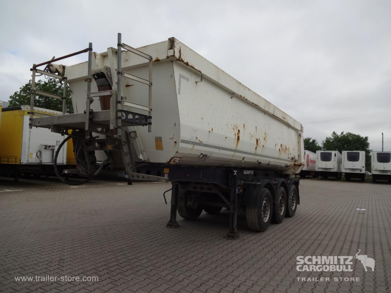 SCHMITZ Tipper Steel half pipe body 28m³ - Semi-remorque benne: photos 5 SCHMITZ Tipper Steel half pipe body 28m³ - Semi-remorque benne: photos 5