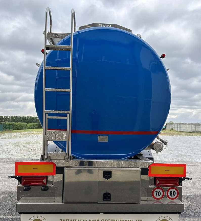 Bata CISTERNA SUPER LIGHT NUOVA - Semi-remorque citerne: photos 3 Bata CISTERNA SUPER LIGHT NUOVA - Semi-remorque citerne: photos 3