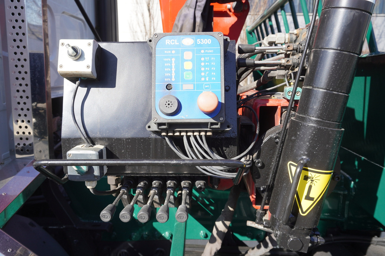 DAF LF 18.310 E6 / Skip loader Fornal NKR 130V / HDS HMF 735 K2 / Manual gearbox — crédit-bail DAF LF 18.310 E6 / Skip loader Fornal NKR 130V / HDS HMF 735 K2 / Manual gearbox: photos 12