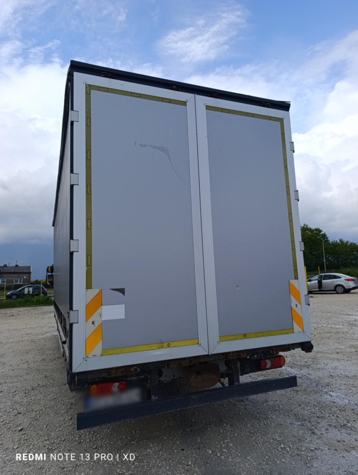 DAF LF 250 / Curtainsider 18 EPAL / sleeping cab - Camion à rideaux coulissants: photos 3 DAF LF 250 / Curtainsider 18 EPAL / sleeping cab - Camion à rideaux coulissants: photos 3