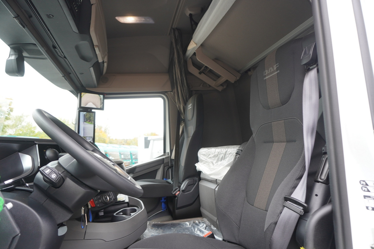 DAF NEW DAF XF 450 6x2 / 2025 / NEW Lamberet 18 EPAL Refrigerator / Carrier Supra 850 MT / Multitemperature / No mileage - Camion frigorifique: photos 3 DAF NEW DAF XF 450 6x2 / 2025 / NEW Lamberet 18 EPAL Refrigerator / Carrier Supra 850 MT / Multitemperature / No mileage - Camion frigorifique: photos 3