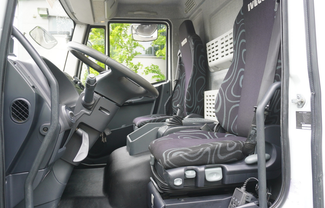 Camion plateau IVECO Eurocargo 150 E25 / 90 tho. km !!! / Tow truck: photos 19 Camion plateau IVECO Eurocargo 150 E25 / 90 tho. km !!! / Tow truck: photos 19