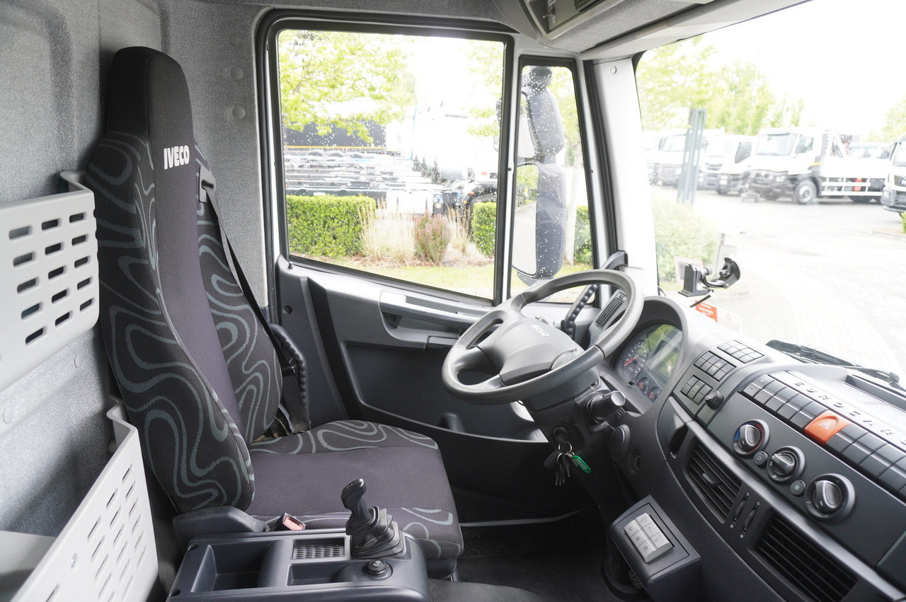 Camion plateau IVECO Eurocargo 150 E25 / 90 tho. km !!! / Tow truck: photos 27 Camion plateau IVECO Eurocargo 150 E25 / 90 tho. km !!! / Tow truck: photos 27