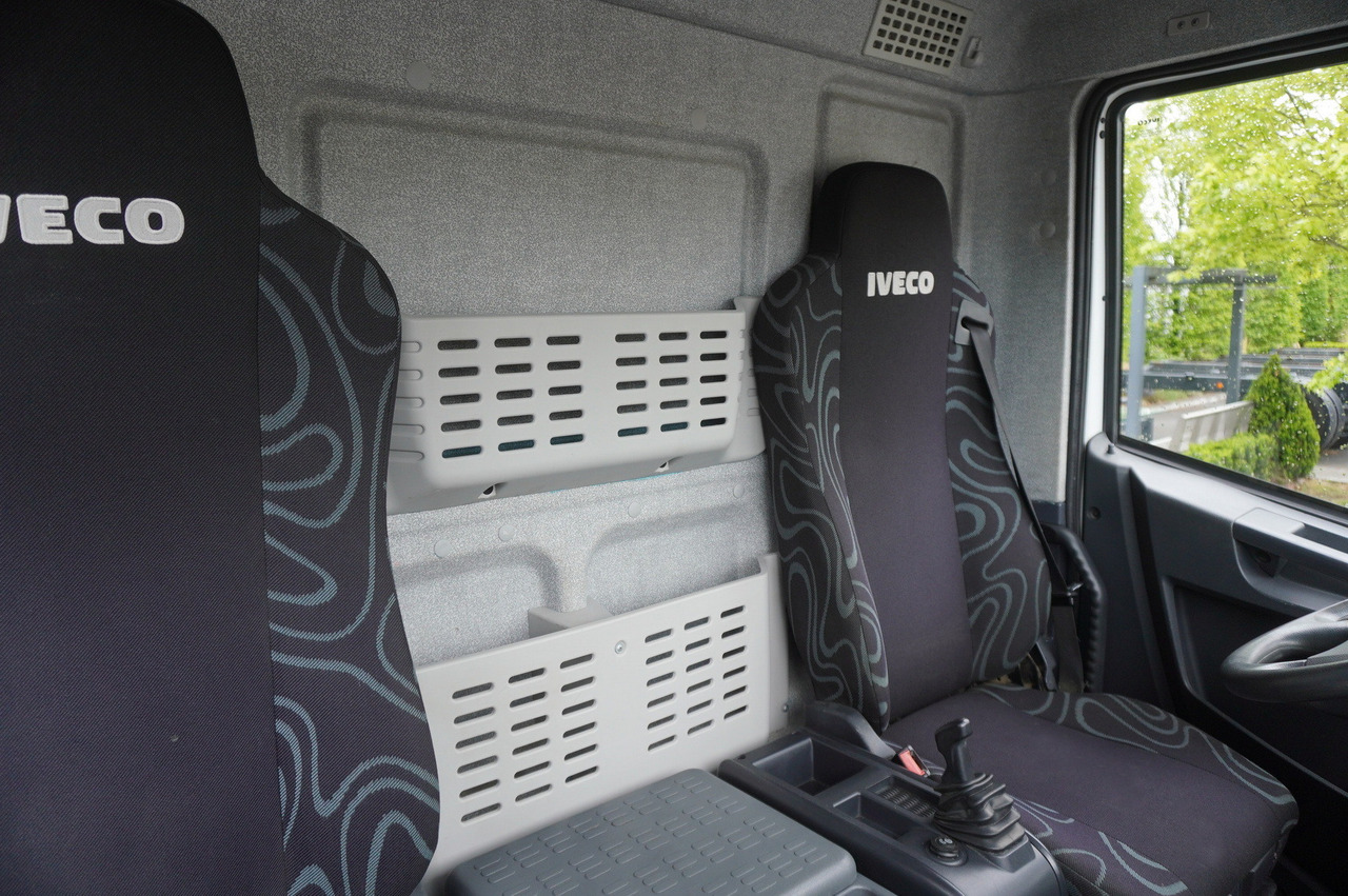 Camion plateau IVECO Eurocargo 150 E25 / 90 tho. km !!! / Tow truck: photos 29 Camion plateau IVECO Eurocargo 150 E25 / 90 tho. km !!! / Tow truck: photos 29