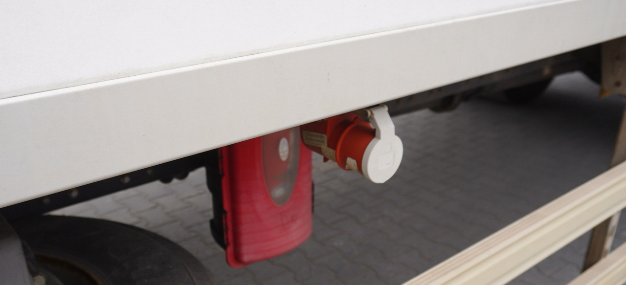 IVECO Eurocargo 190el25 EEV / 55 tho. km !!! / Refrigerator 21 EPAL / Carrier Supra 950 - 425 h — crédit-bail IVECO Eurocargo 190el25 EEV / 55 tho. km !!! / Refrigerator 21 EPAL / Carrier Supra 950 - 425 h: photos 12 IVECO Eurocargo 190el25 EEV / 55 tho. km !!! / Refrigerator 21 EPAL / Carrier Supra 950 - 425 h — crédit-bail IVECO Eurocargo 190el25 EEV / 55 tho. km !!! / Refrigerator 21 EPAL / Carrier Supra 950 - 425 h: photos 12