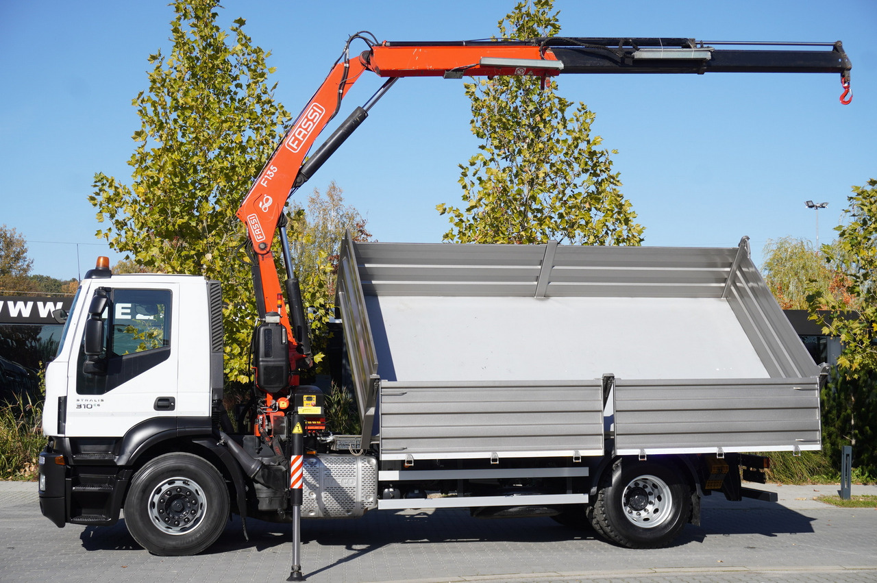 IVECO Stralis 310 E6 / NEW 3-sided tipper / Fassi F135 crane with remote control - Camion grue: photos 5 IVECO Stralis 310 E6 / NEW 3-sided tipper / Fassi F135 crane with remote control - Camion grue: photos 5