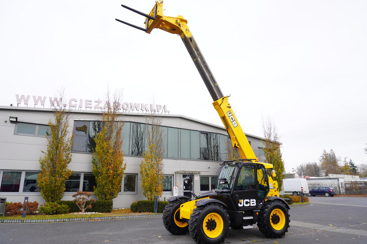 JCB 560-80 / 6 ton lifting capacity / power 146 HP - Chargeuse sur pneus télescopique: photos 1 JCB 560-80 / 6 ton lifting capacity / power 146 HP - Chargeuse sur pneus télescopique: photos 1